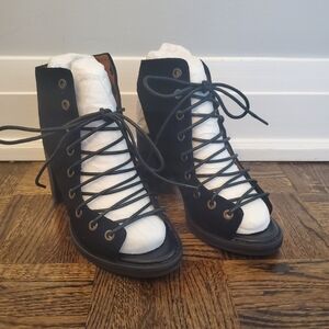 Jeffrey Campbell Lace Sandals, size 6, black color